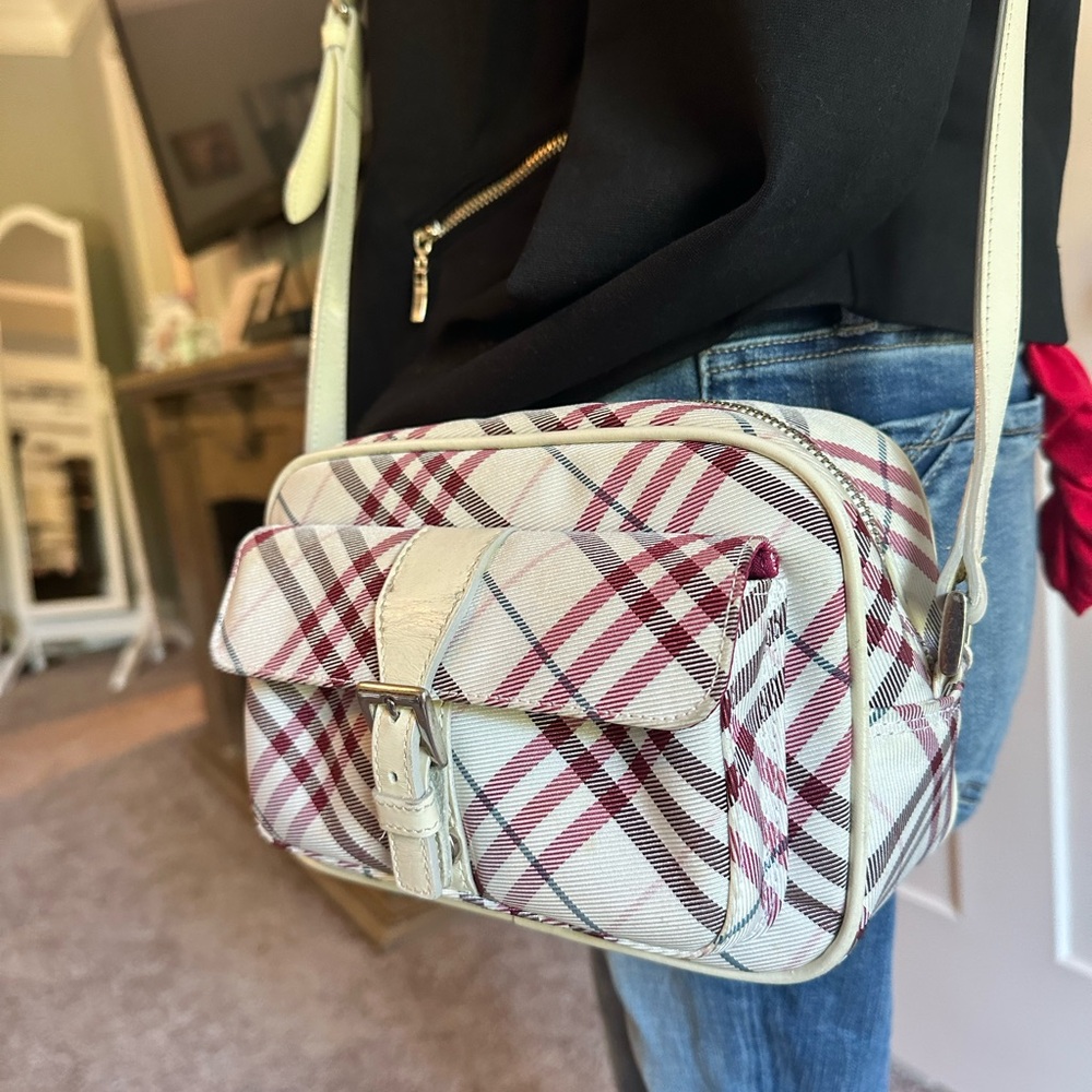 Burberry London Blue label cross body bag - Picture 7 of 14